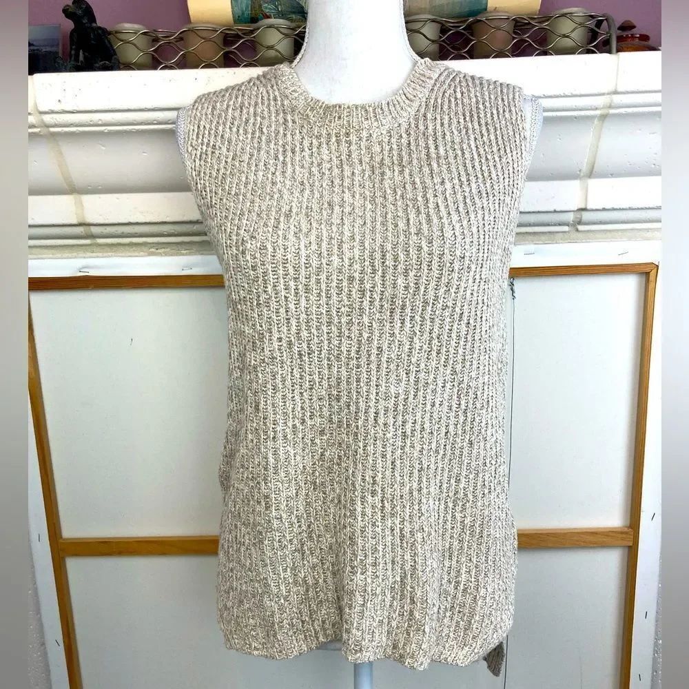 Madewell sleeveless knit top w/ side vents chunkier knit